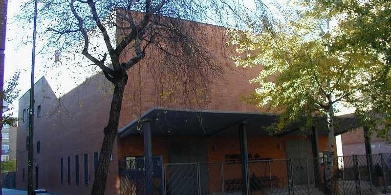 Juan Pedro Guti&eacute;rrez imparte el sacramento de la Confirmaci&oacute;n en San Buenaventura