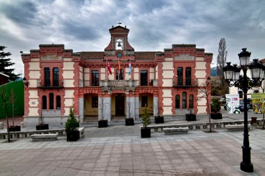 Mercadillo solidario de Navidad en Rascafr&iacute;a