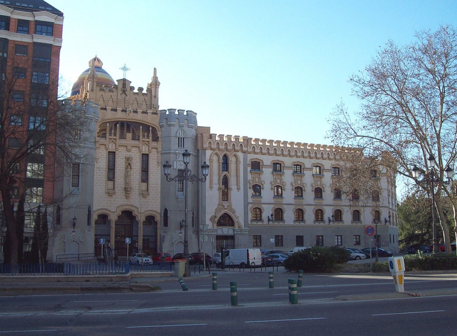 La iglesia del convento de los padres carmelitas descalzos acoge un retiro espiritual sobre santa Teresa de Jes&uacute;s