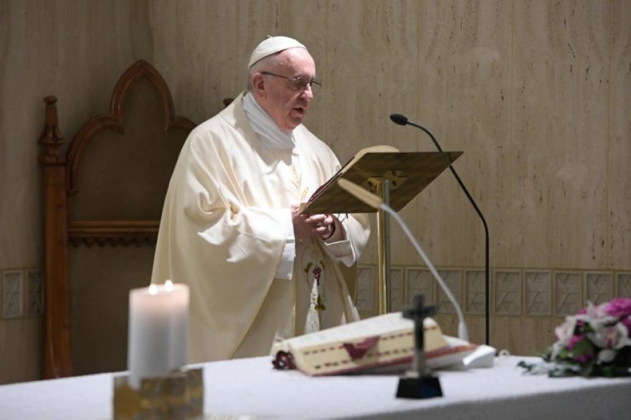 El Papa en Santa Marta exhorta: 'El testimonio cristiano sea sal y luz'