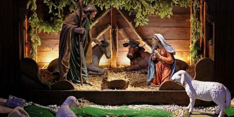 El padre &Aacute;ngel Camino celebra la Navidad en la residencia de mayores Doctor Gonz&aacute;lez Bueno