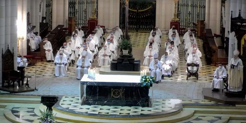 El arzobispo agradece a los consagrados los «esfuerzos tremendos» que realizan en el anuncio del Evangelio