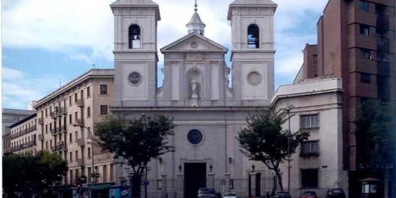 Santa Teresa y Santa Isabel de Chamber&iacute; recibe la visita pastoral de monse&ntilde;or Santos Montoya