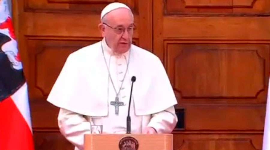 El Papa pide perdón por abusos de sacerdotes en su primer discurso en Chile