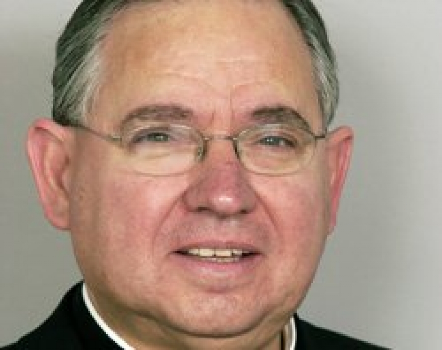 Monseñor Gómez: Para el Papa la familia tiene una misión esencial en plan redentor de Dios