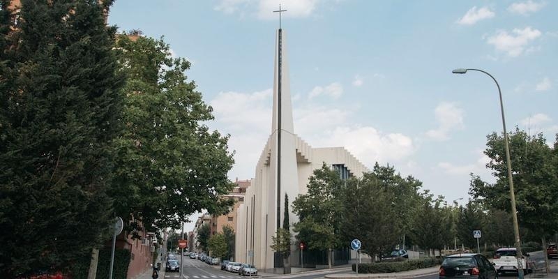 Francisco Alejandro Pulido celebra su primera Misa en Santa Teresa Benedicta de la Cruz