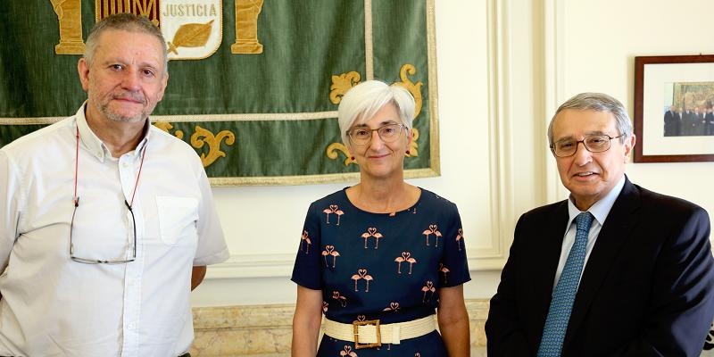 La fiscal general del Estado recibe a la Mesa por la Hospitalidad para abordar la situación de las personas desplazadas