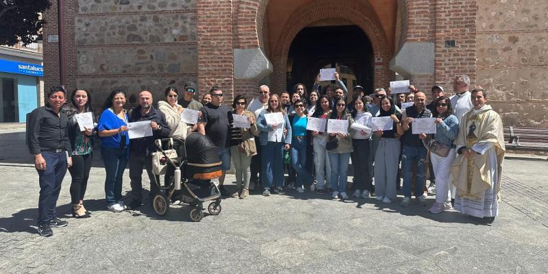 La parroquia San Sebastián Mártir celebra este viernes su segunda macroboda: «Los novios descubren a la Iglesia como Madre y una familia que les abre los brazos y los acompaña»