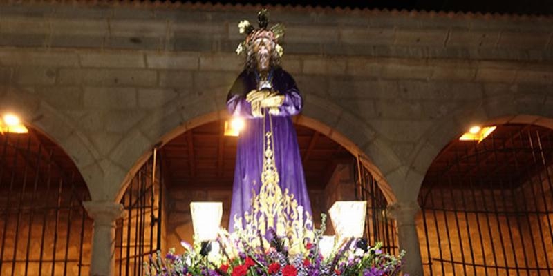 La hermandad de Jesús Nazareno de Cercedilla celebra el primer viernes de marzo con Misa y besapié al Cristo
