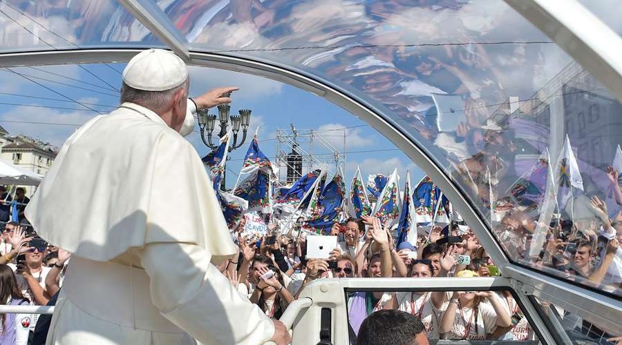 El Papa a los jóvenes: Que nadie os robe la alegría y la juventud que os caracteriza