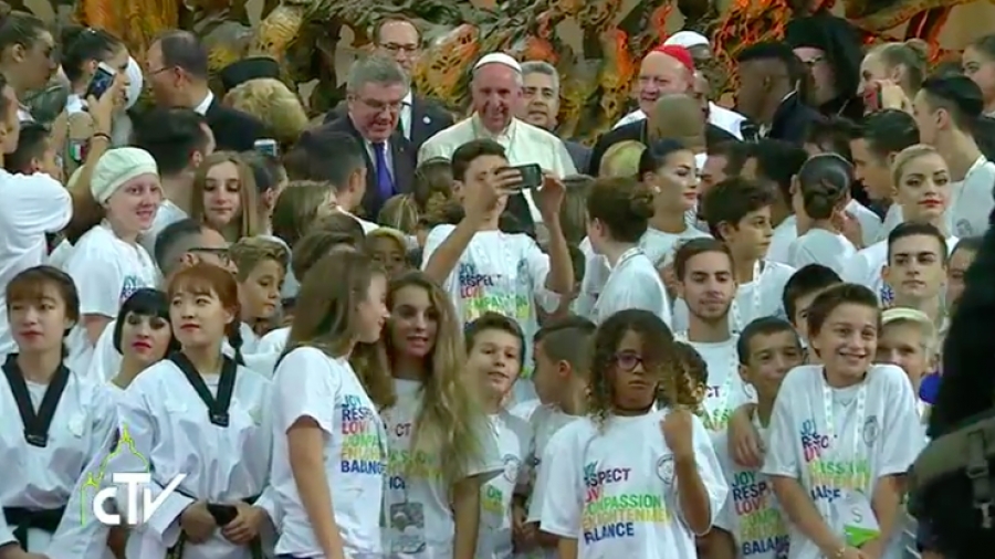 Francisco pide proteger el deporte de la manipulaci&oacute;n y la explotaci&oacute;n comercial