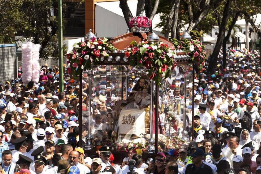 2,5 millones en la procesi&oacute;n de La Divina Pastora piden por la paz en Venezuela