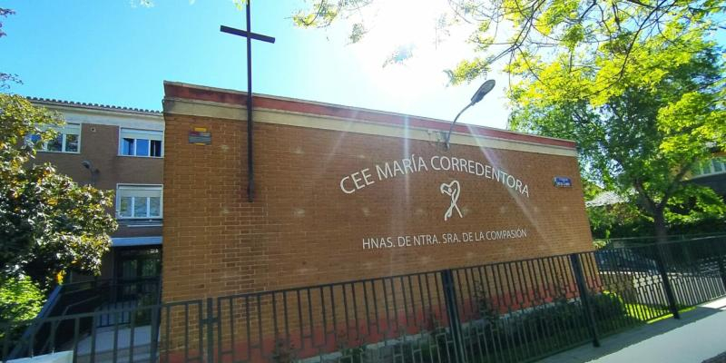 Misa Jubilar en la catedral de la Almudena con los profesionales y las familias del Colegio María Corredentora