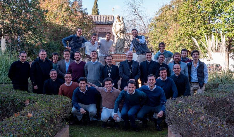 El cardenal Cobo a los seminaristas del Propedéutico: «La llamada de Dios en medio de la realidad nos invita a lanzarnos con confianza»