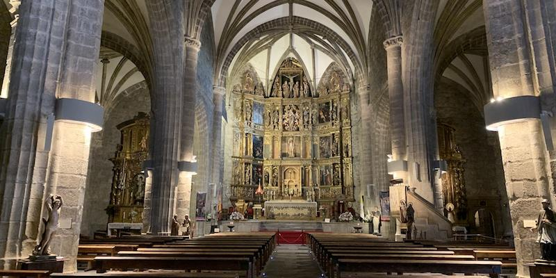 La basílica Asunción de Nuestra Señora de Colmenar Viejo recibe la visita pastoral de monseñor Martínez Camino