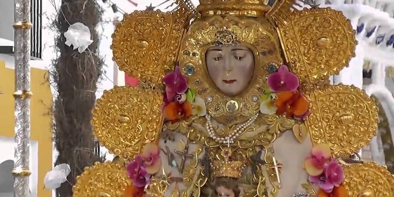 La hermandad del Rocío de Madrid peregrina a la aldea almonteña para participar en la romería en honor a la Virgen