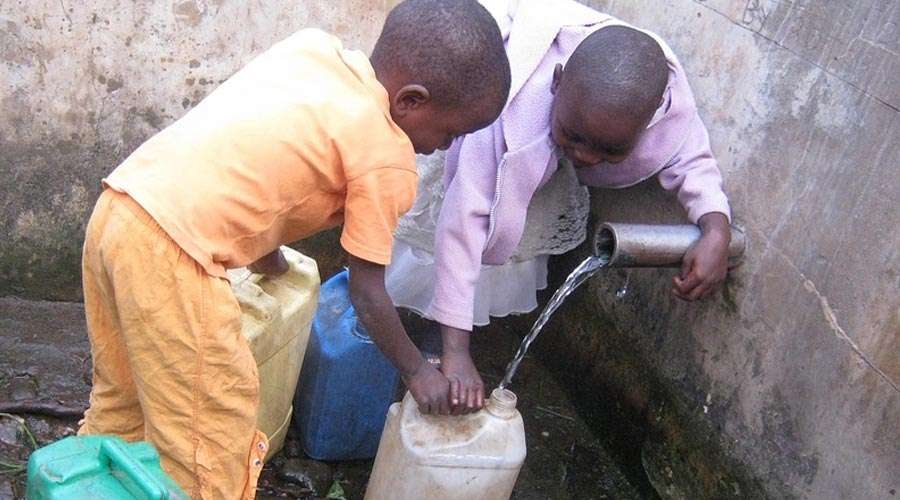 El Papa alienta una política del agua que permita su acceso a los más vulnerables