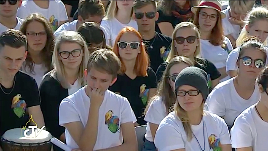 El Papa Francisco muestra a los j&oacute;venes el &laquo;ejemplo de caridad&raquo; de San Vicente de Pa&uacute;l