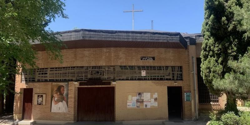 Adultos y adolescentes de la Unidad Pastoral del Gran San Blas reciben el sacramento de la Confirmación