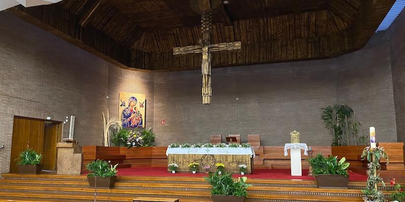 Gil González preside en Santísimo Redentor una Eucaristía con sacramento de la Confirmación