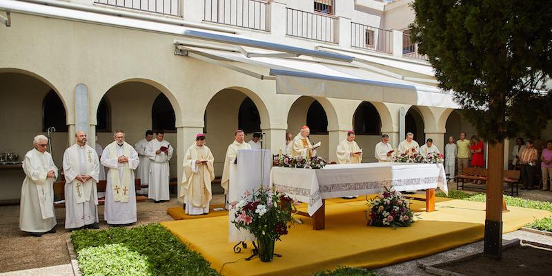 El arzobispo de Madrid celebra la fiesta de Jesucristo, Sumo y Eterno Sacerdote en el 50 aniversario de su aprobación