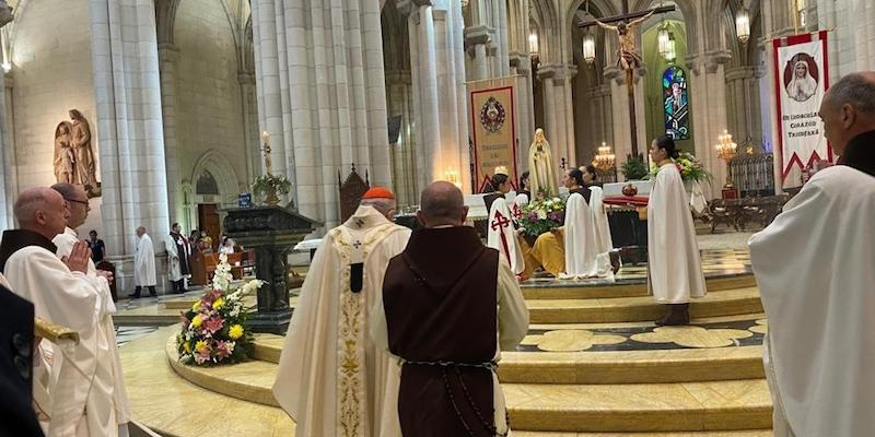 El cardenal Osoro preside en la catedral una solemne Eucaristía en la festividad de Nuestra Señora de Fátima
