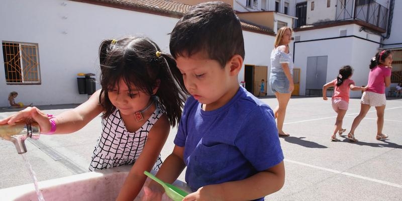 Colegios de la di&oacute;cesis de Valencia abren sus puertas para atender en verano a alumnos y a hijos de familias sin recursos del barrio