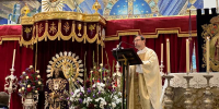 El cardenal José Cobo: «Cada beso al Medinaceli es un compromiso hacia los que Él mira»