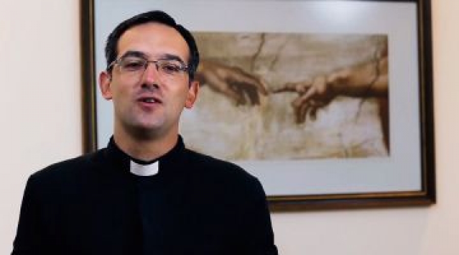 Sacerdote advierte de la existencia de un ateísmo moderno