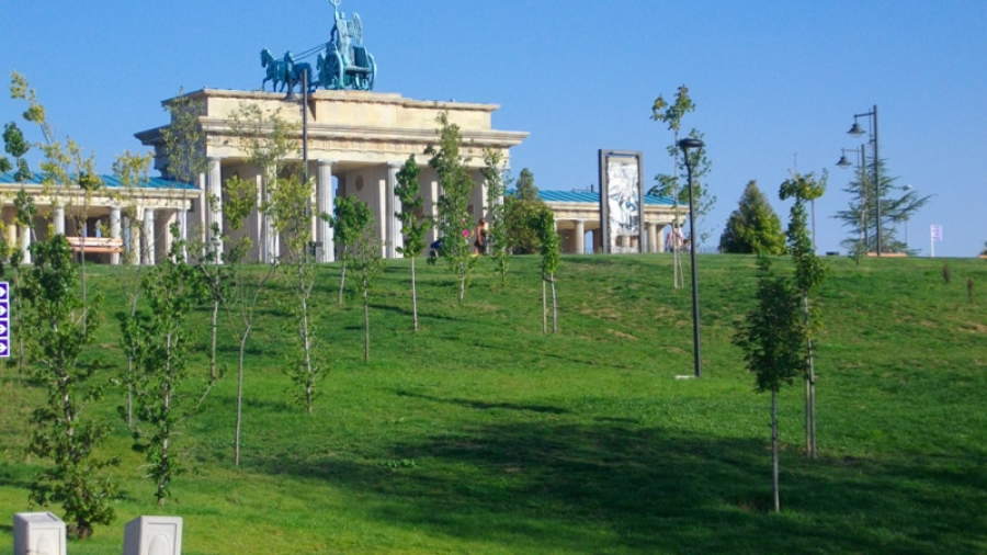 Visita en familia del centro 'Santa Mar&iacute;a del Parral' al parque Europa