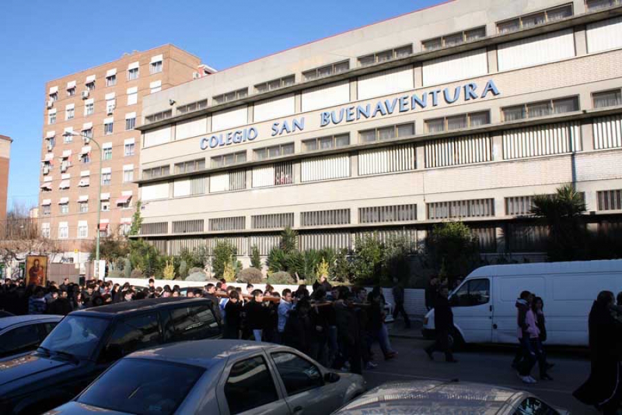 El arzobispo clausura los actos del 50 aniversario del colegio San Buenaventura