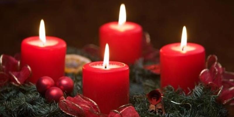 Buen Suceso inaugura el Adviento con la bendici&oacute;n de la Corona y rezo de v&iacute;speras