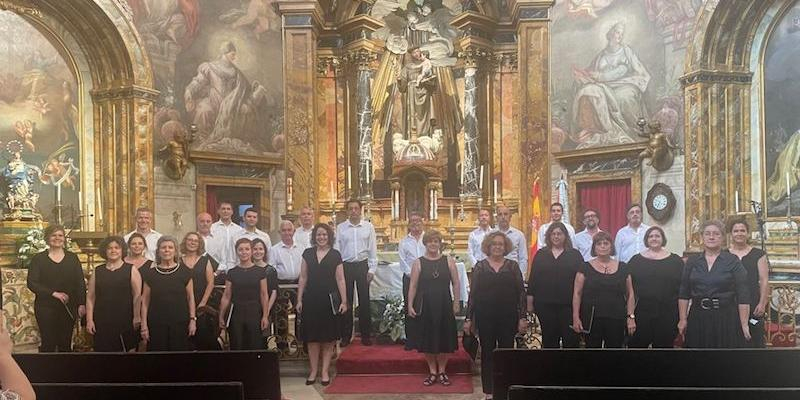 Nuestra Señora del Rosario de Filipinas acoge un concierto de Navidad del Coro Voces del Barrio