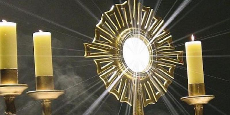 La Adoraci&oacute;n Nocturna Femenina celebra este viernes en San Mart&iacute;n de Tours su Hora Santa mensual