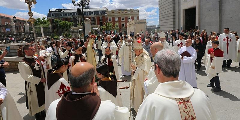El cardenal Osoro celebra Nuestra Señora de Fátima con los Heraldos del Evangelio