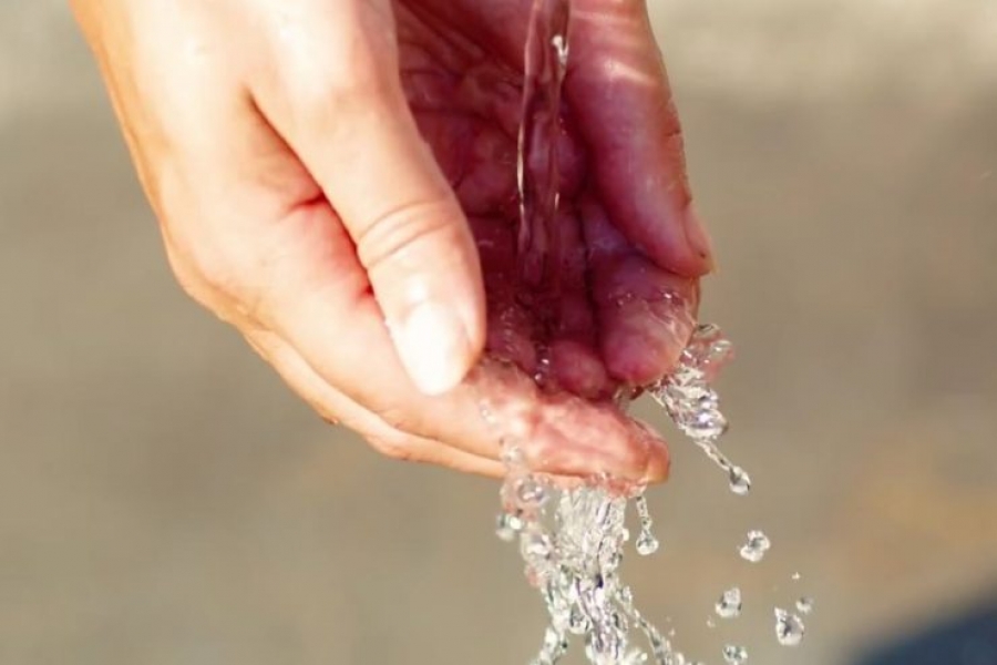 El Papa Francisco pide que el acceso a agua potable sea un bien de todos
