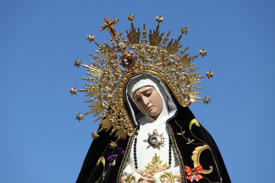 Besamanos en honor a Nuestra Se&ntilde;ora de la Soledad en las Calatravas