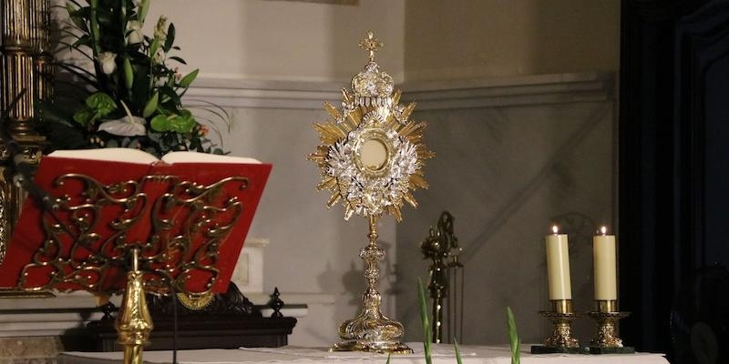 La Adoración Nocturna Femenina despide el curso pastoral con una vigilia extraordinaria en San Martín de Tours