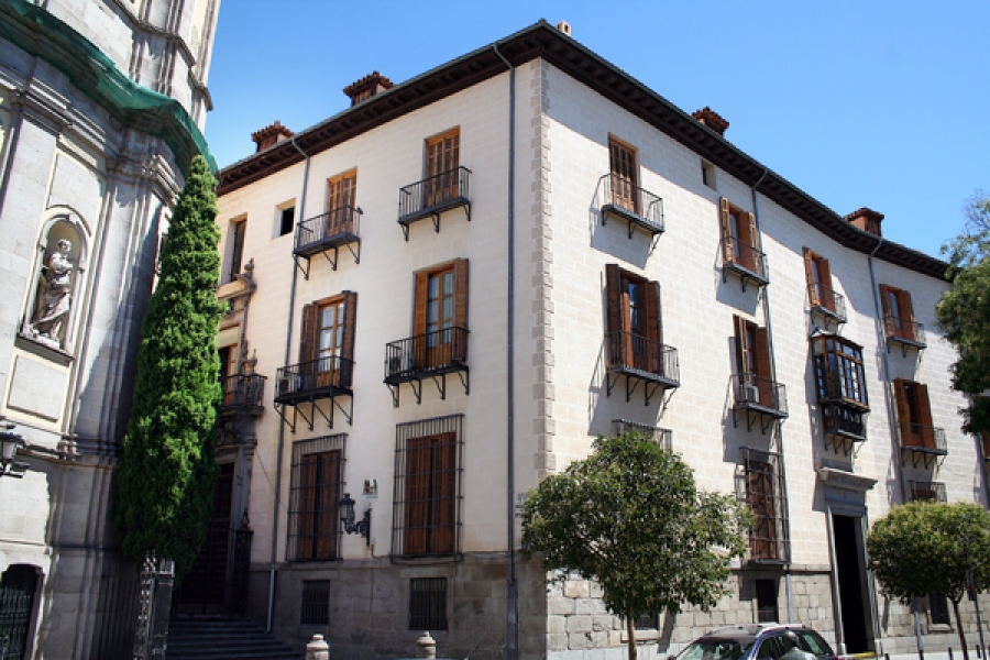 El arzobispo mantiene su encuentro mensual con sacerdotes