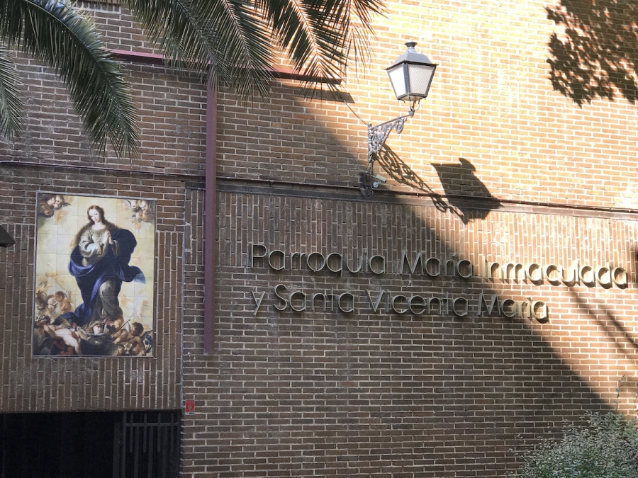 El arzobispo visita la parroquia Mar&iacute;a Inmaculada y Santa Vicenta Mar&iacute;a