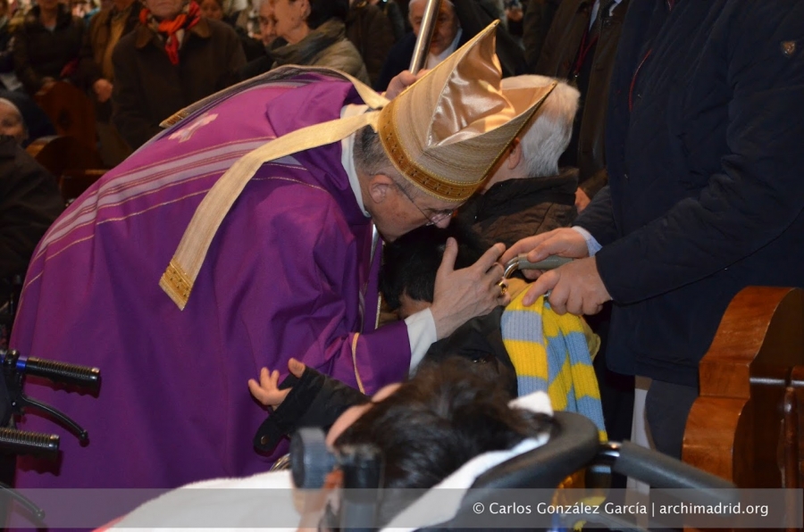 «Los enfermos sois un cántico a la ternura de Dios»