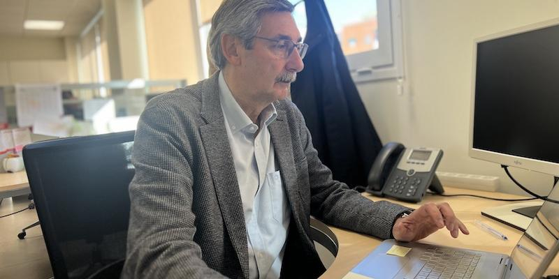 Carlos Gonz&aacute;lez, voluntario del Servicio de Empleo de C&aacute;ritas Diocesana de Madrid: &laquo;Aqu&iacute;, todo el que llega es atendido&raquo;