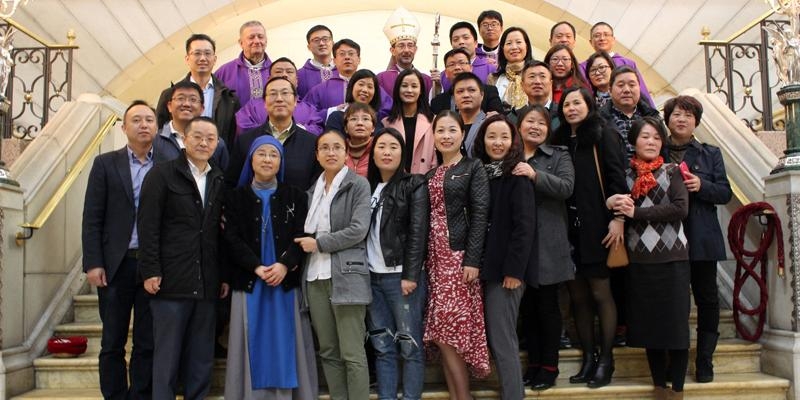 Monseñor Cobo a la comunidad católica china: «La Iglesia os quiere, os apoya y os necesita»