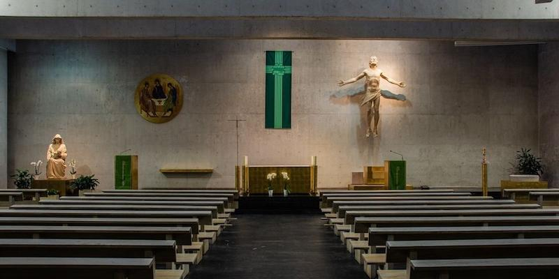 Monse&ntilde;or Jes&uacute;s Vidal administra este s&aacute;bado la Confirmaci&oacute;n en Sant&iacute;sima Trinidad de Collado Villalba