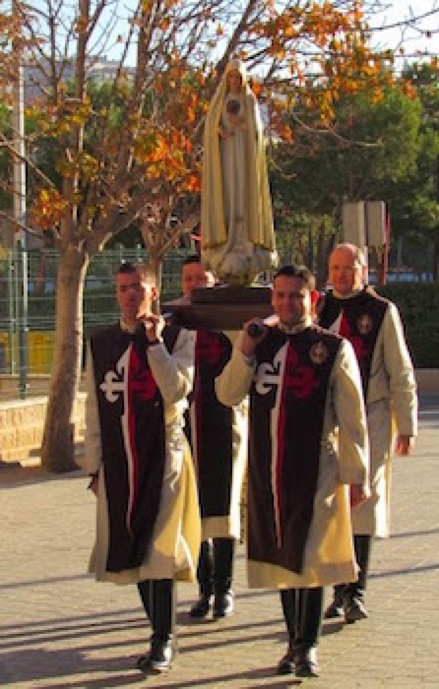 Misi&oacute;n Mariana en la parroquia Beata Mar&iacute;a Ana Mogas con la Virgen Peregrina de F&aacute;tima
