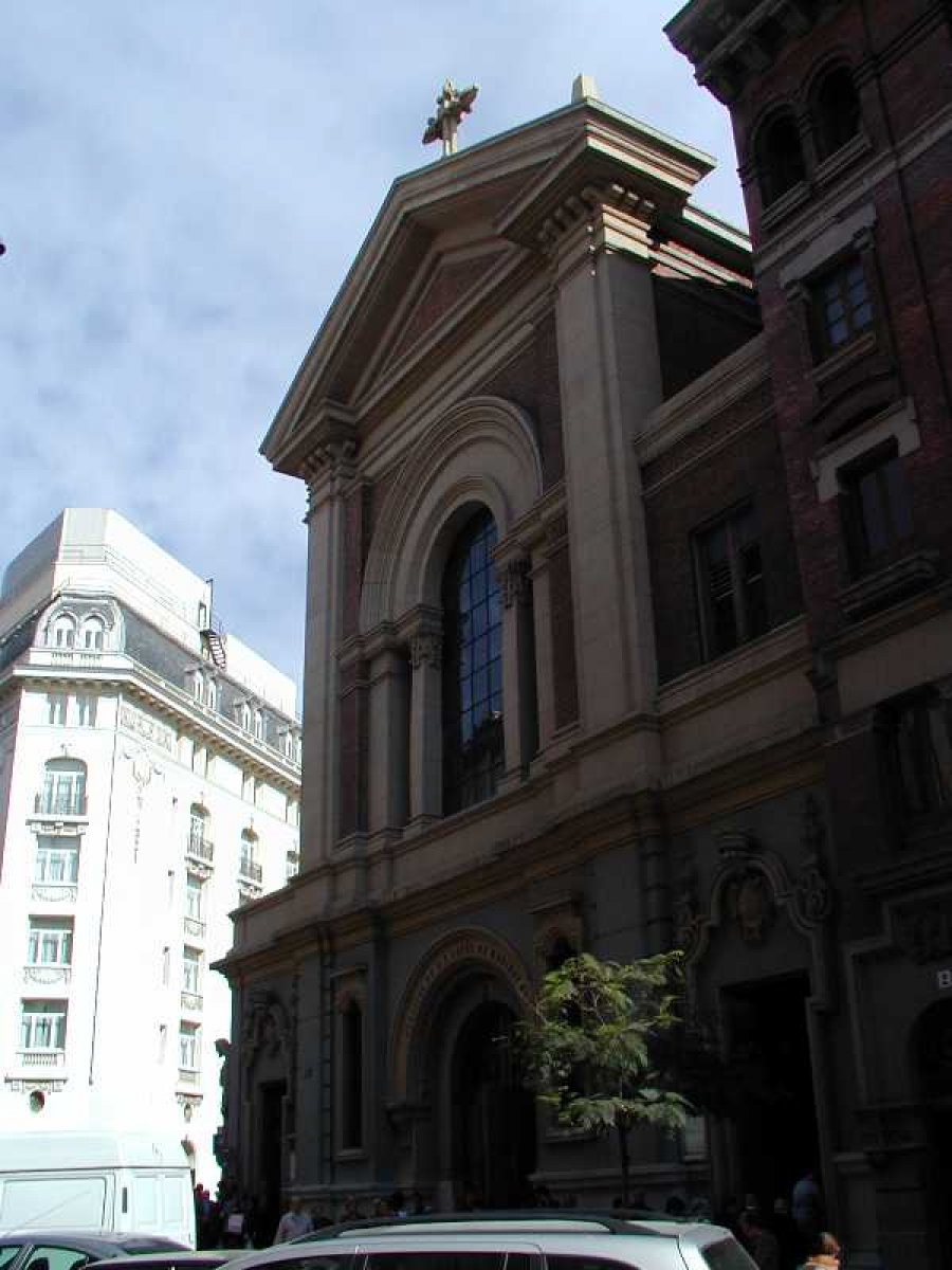 La bas&iacute;lica de Jes&uacute;s de Medinaceli acoge un grupo de oraci&oacute;n del Padre P&iacute;o