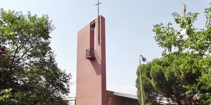 El padre Ángel Camino preside una Eucaristía en San Federico