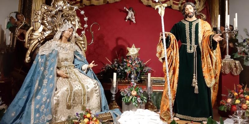 La colegiata de San Isidro exhibe un belén organizado por la hermandad de la Macarena
