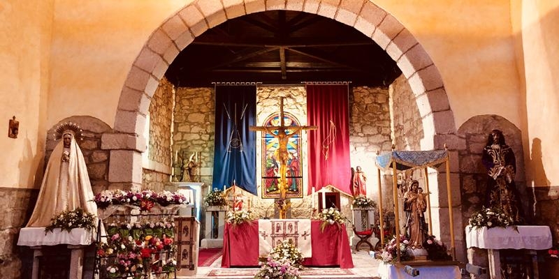 Fresnedillas de la Oliva honra con Misa y procesión al Santísimo Cristo de la Sangre