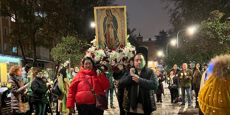 La parroquia Santa Mar&iacute;a Micaela organiza el Rosario de las Antorchas por la vida, la familia y la paz en el d&iacute;a de la Virgen de Guadalupe